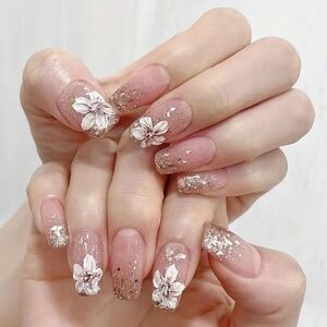 24 Pieces Fake Press On Nails